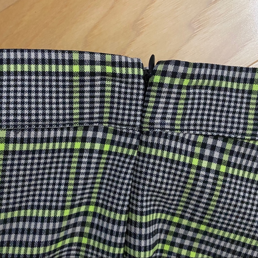 Gingham Plaid Flare Leg Pants! - Picture 4 of 4